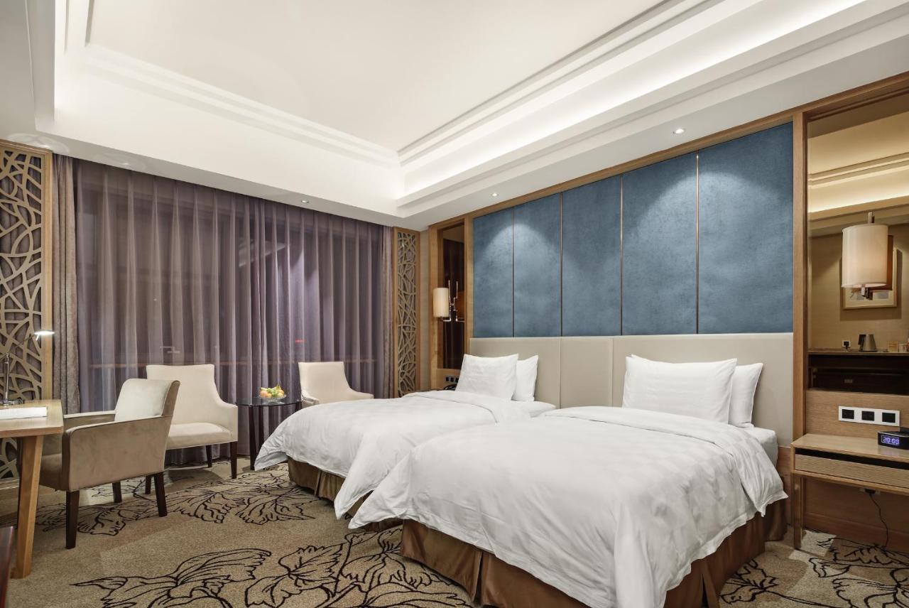 Jinan Luxury Blue Horizon Hotel Bagian luar foto