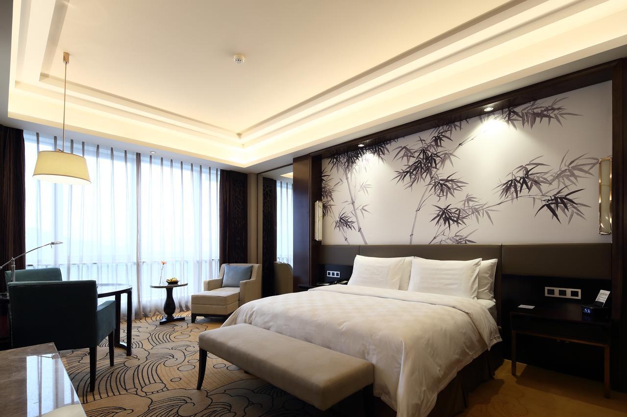 Jinan Luxury Blue Horizon Hotel Bagian luar foto