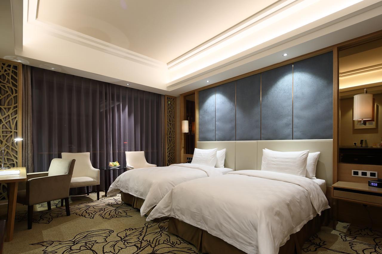 Jinan Luxury Blue Horizon Hotel Bagian luar foto